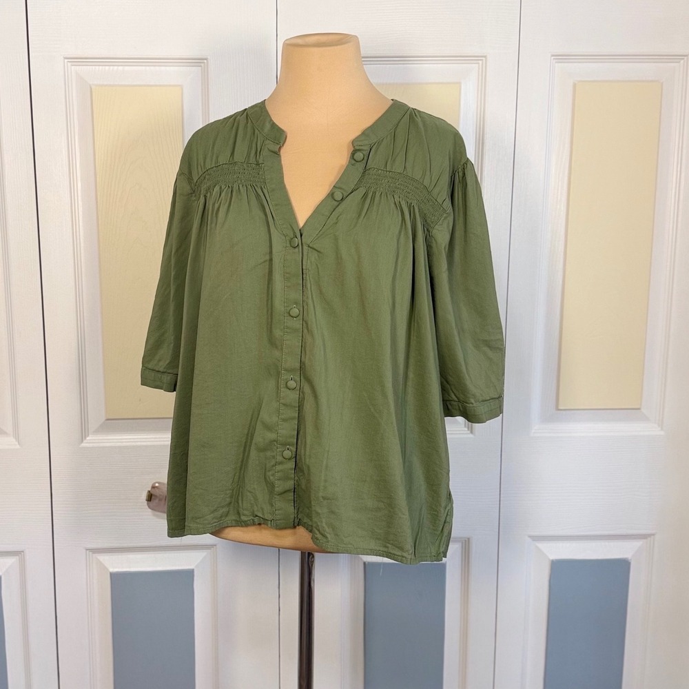 Evereve Olive Green Smocked Button Front Blouse 3/4 Sleeve Large WBL124051